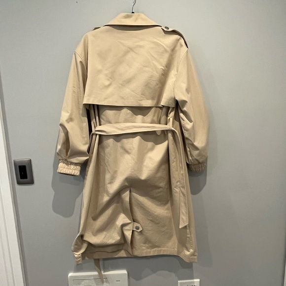 Zara trench coat. Balloon sleeves. Oversized. Size small. Fall fashion - Picture 5 of 5